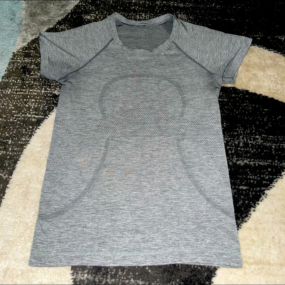 Grey Lululemon short sleeve shirt